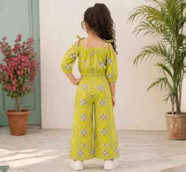 Girls' Cord Set Off-Shoulder - Size: 4-5 Year hover